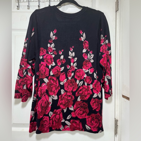 CD Daniels Black/Red/Tan Roses  Women’s Knit Sweater, Scoop Neck Sz 2X - Picture 3 of 7